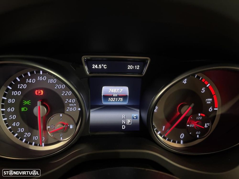Mercedes-Benz GLA 180 d 7G-DCT AMG Line - 18