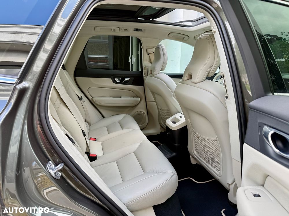 Volvo XC 60 T8 Twin Engine AWD Geartronic Inscription - 28