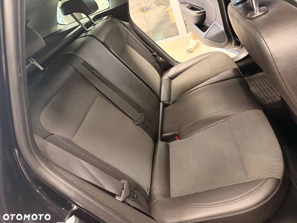 Opel Astra 1.4 T Executive S&S - 21