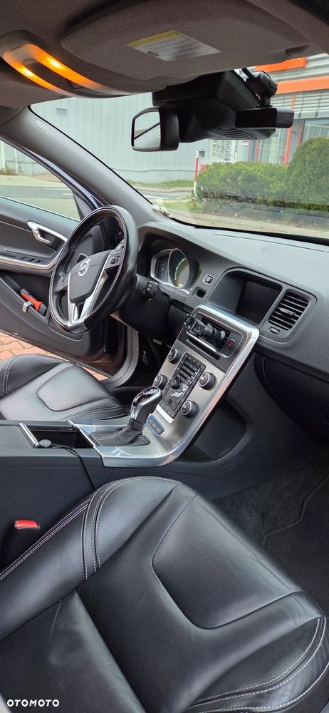 Volvo V60 D6 AWD Plug-in Hybrid Summum - 13