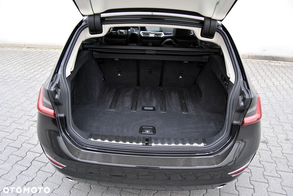 BMW Seria 3 320d xDrive Sport Line - 19