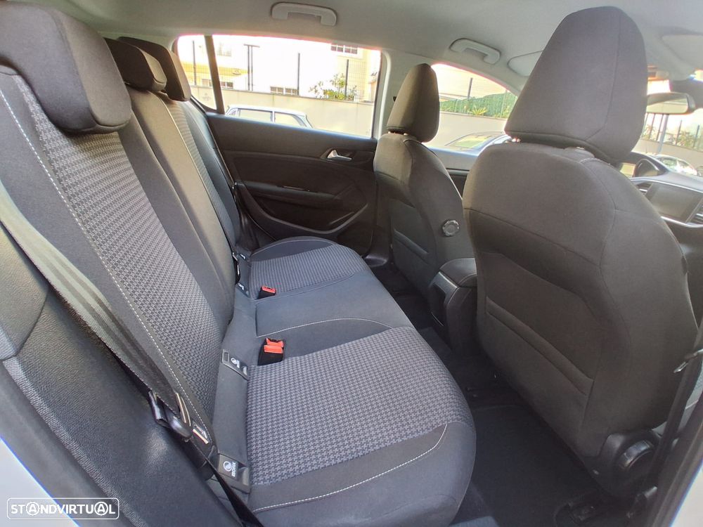 Peugeot 308 1.5 BlueHDi Business Line - 25