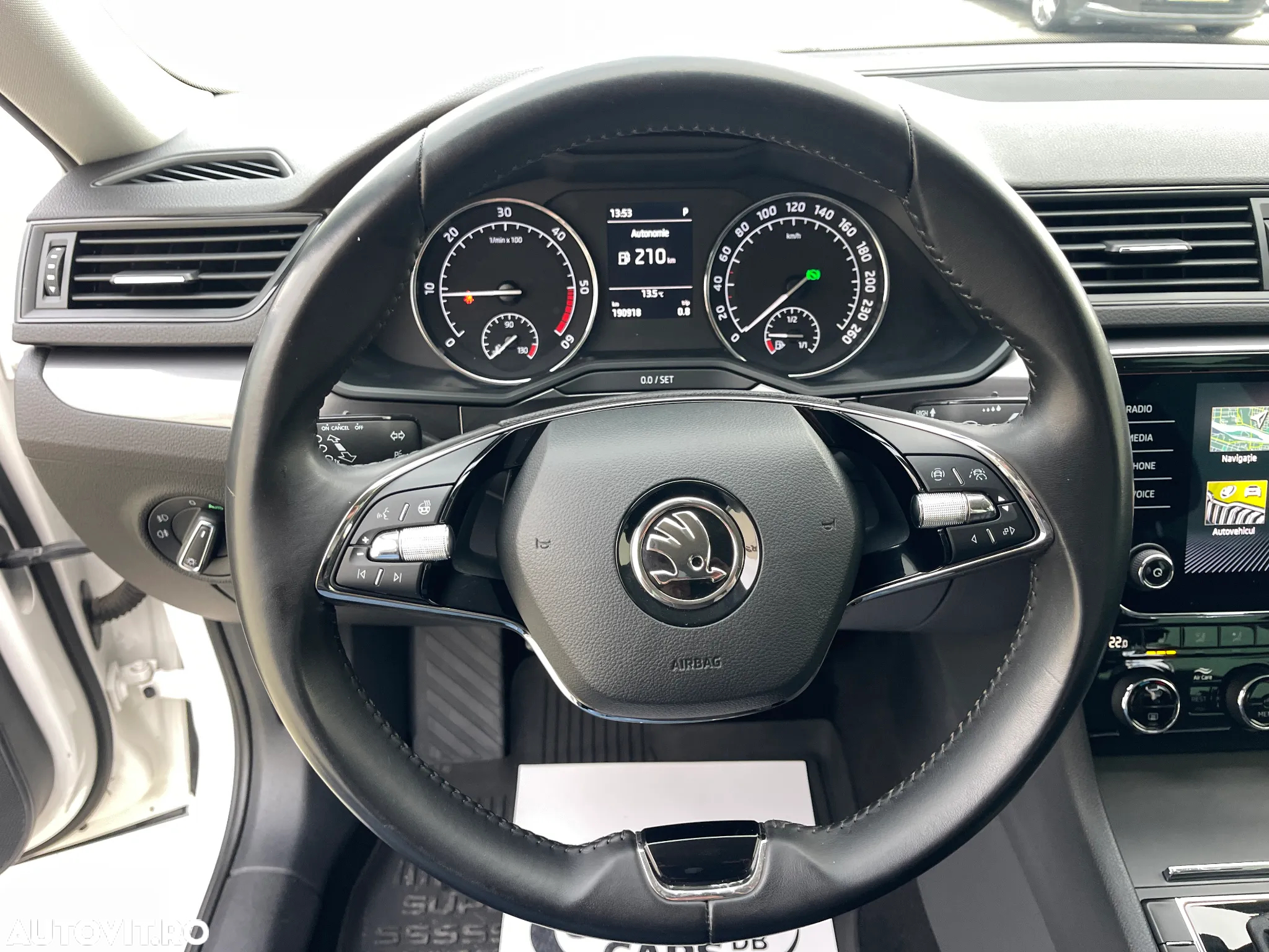 Skoda Superb 2.0 TDI DSG Ambition - 38