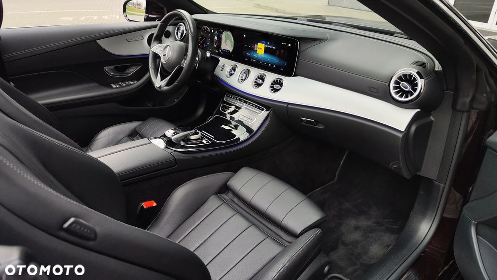 Mercedes-Benz Klasa E 300 9G-TRONIC - 18