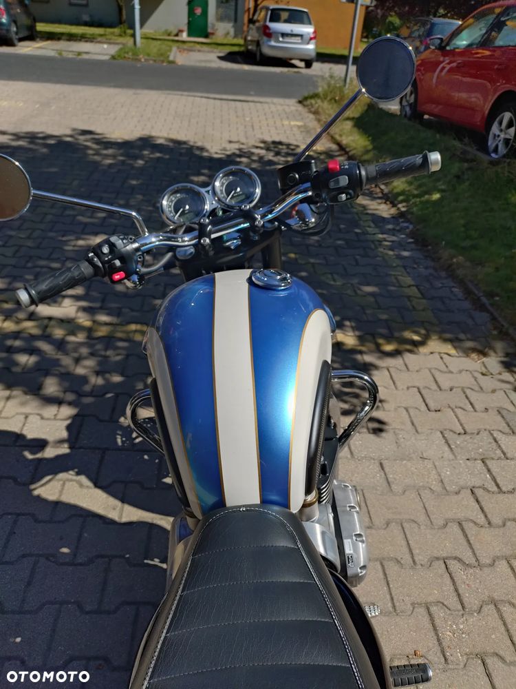 Triumph Bonneville - 11