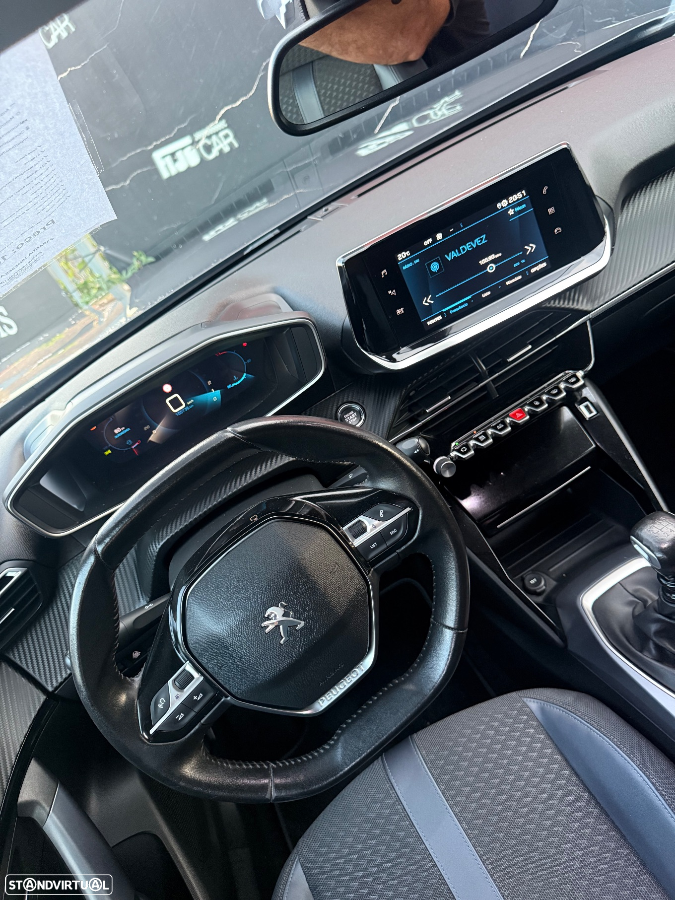 Peugeot 2008 1.2 PureTech Allure - 8