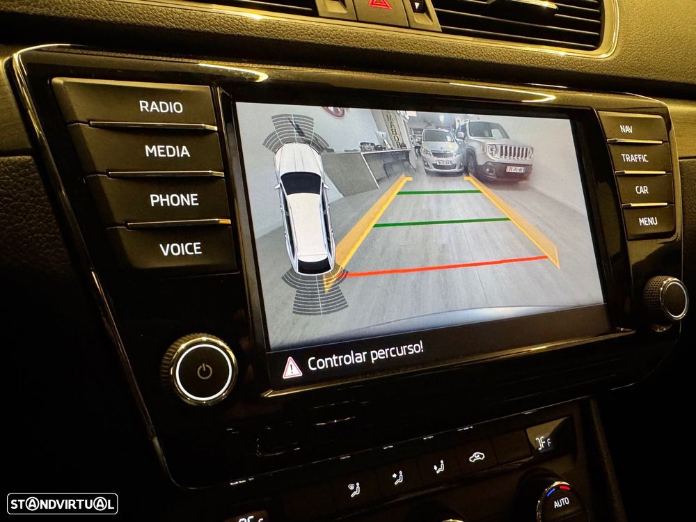 Skoda Superb Break 2.0 TDI Style DSG - 14