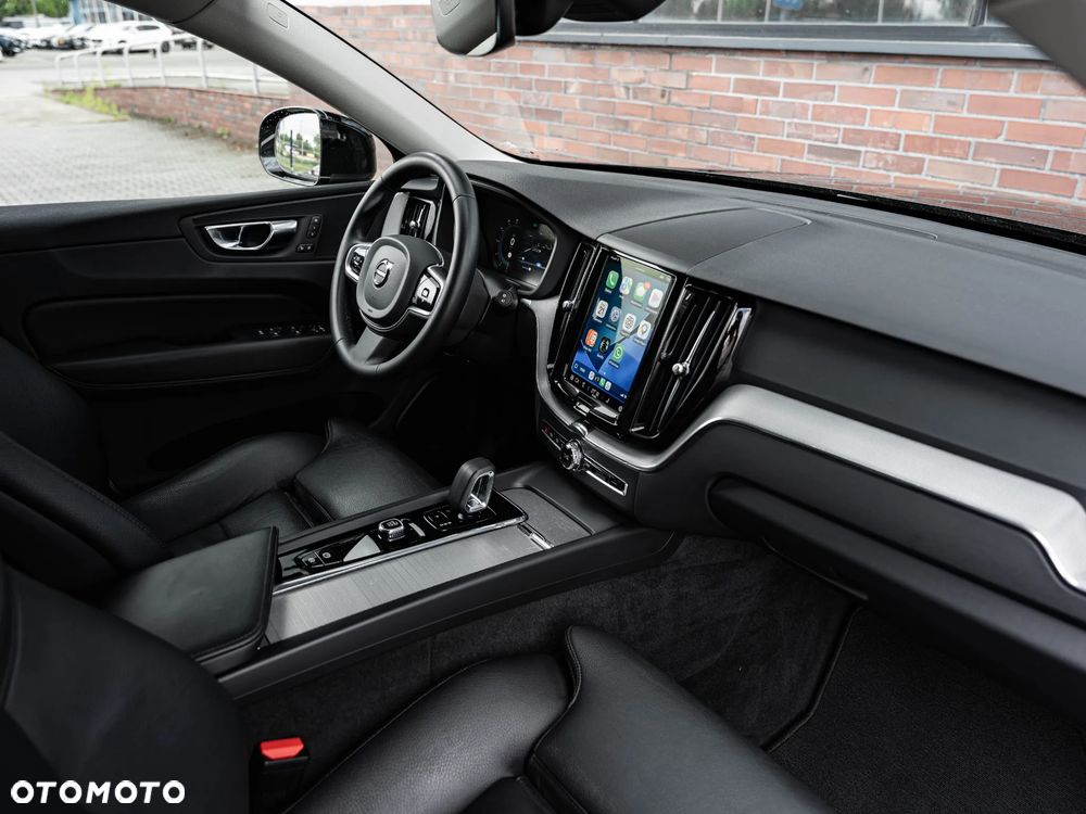 Volvo XC 60 B4 D Plus Bright - 25