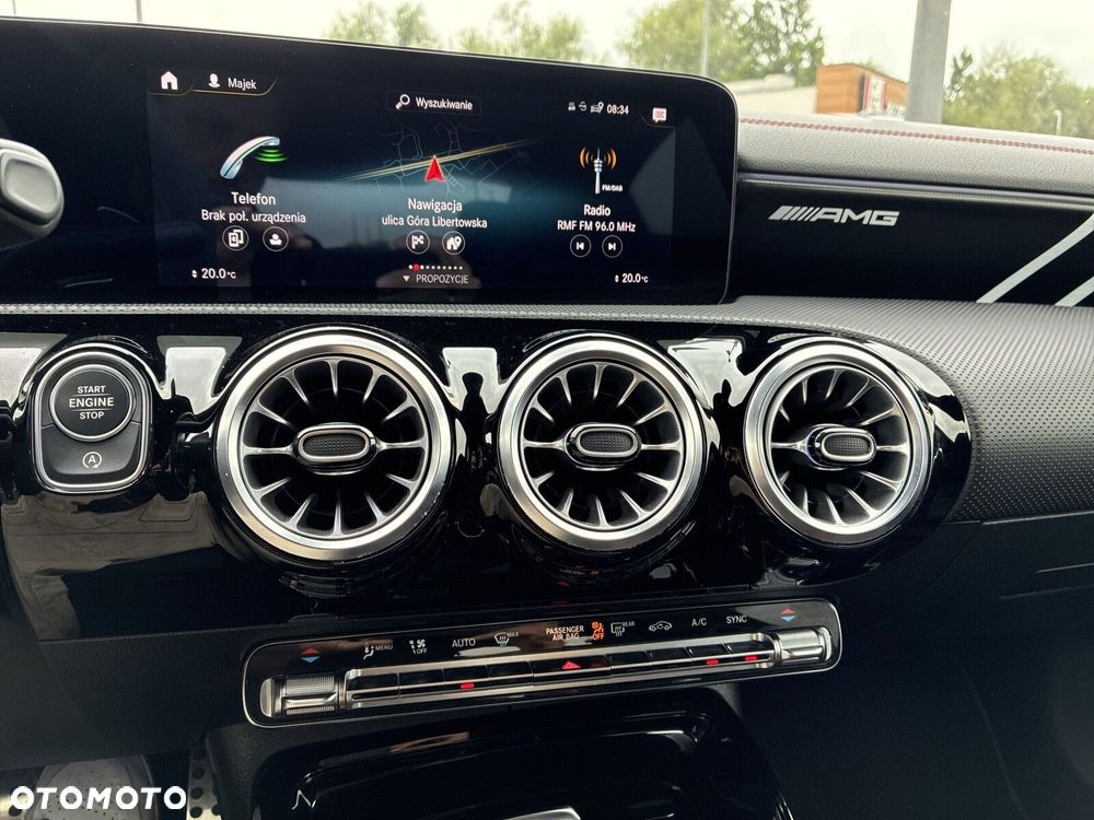 Mercedes-Benz CLA - 21