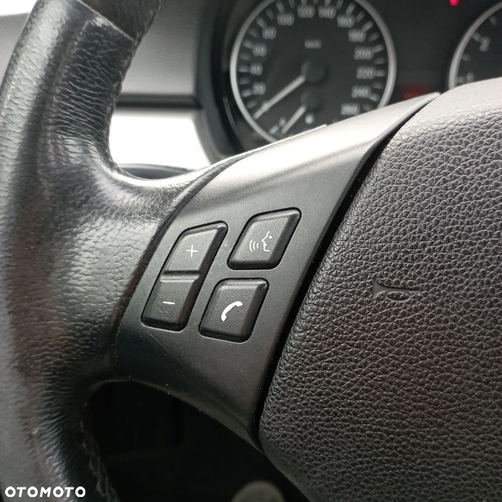 BMW Seria 3 ver-1-4-tsi-green-tec-ambition - 27