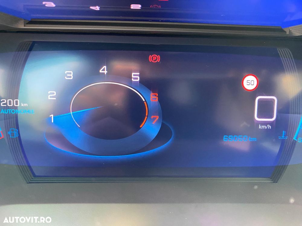 Peugeot 2008 - 9
