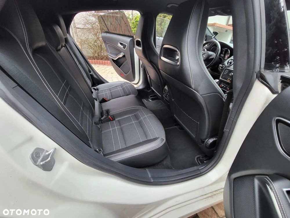 Mercedes-Benz CLA 200 - 21