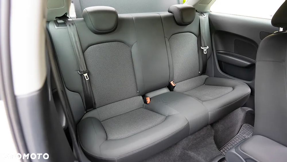Audi A1 3-drzwiowe 1.2 TFSI S line Sportpaket - 21