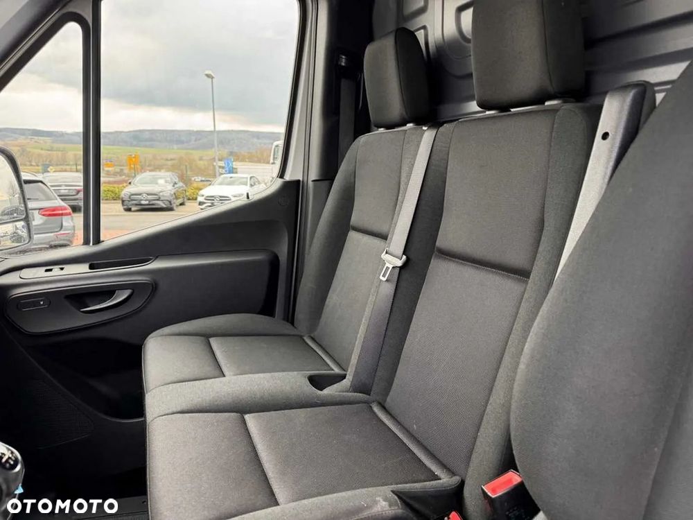 Mercedes-Benz Sprinter - 8