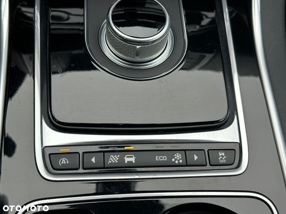 Jaguar XE 20d R-Sport - 17