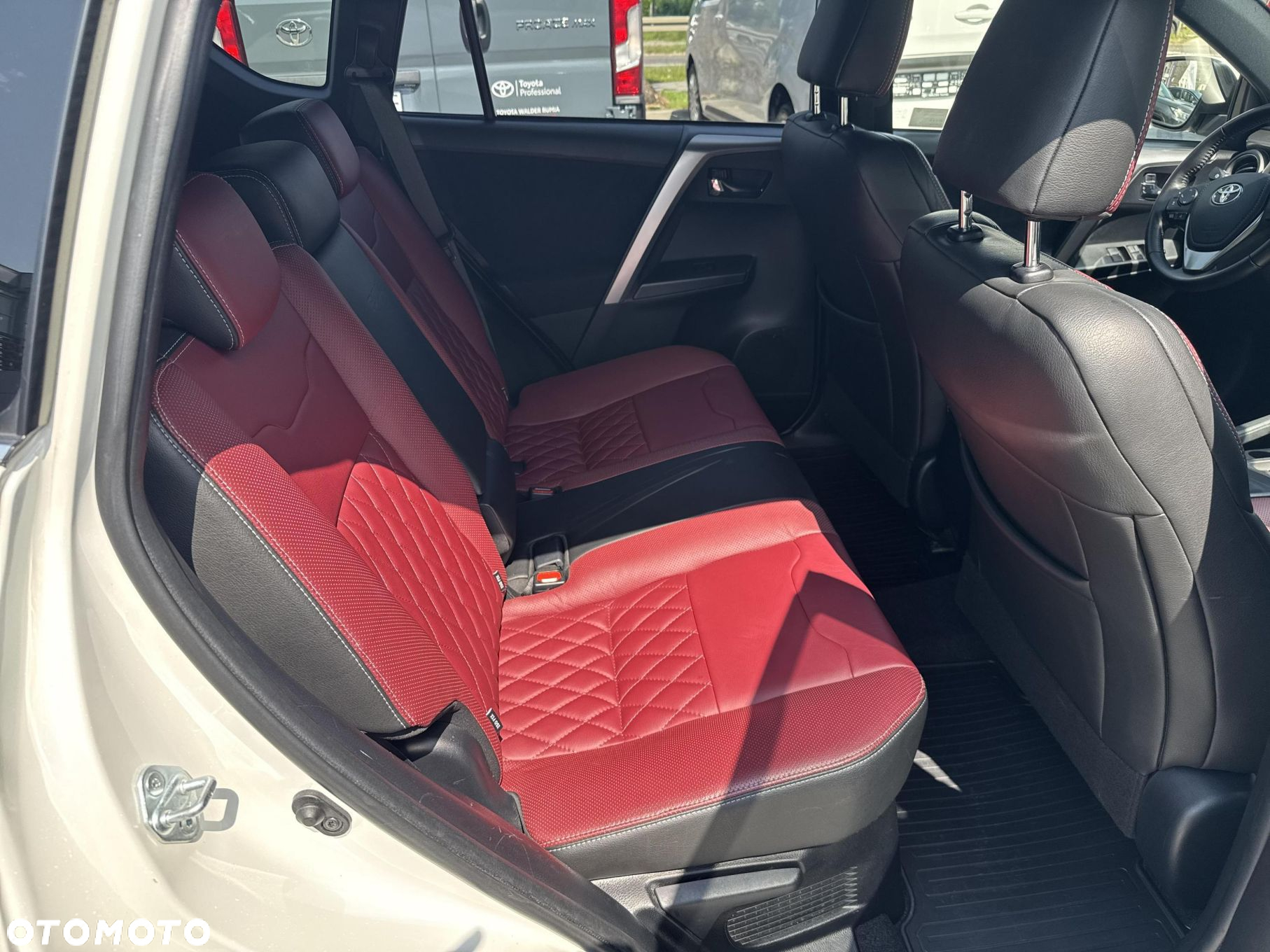 Toyota RAV4 - 12