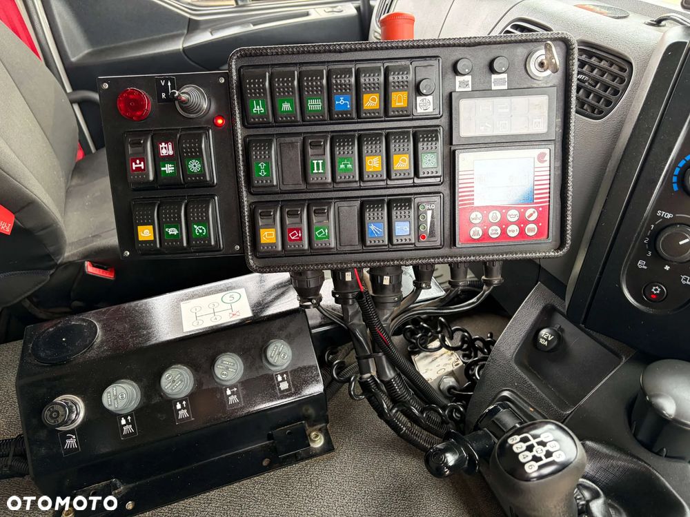 Renault D 12 zamiatarka - 29