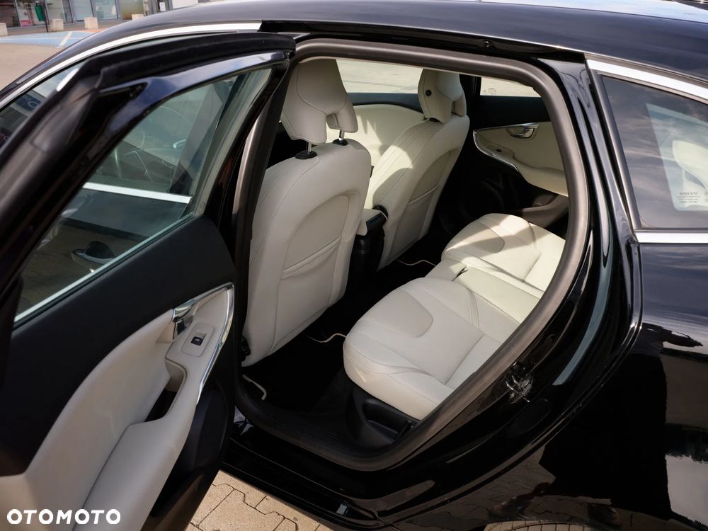 Volvo V40 T4 Momentum - 22