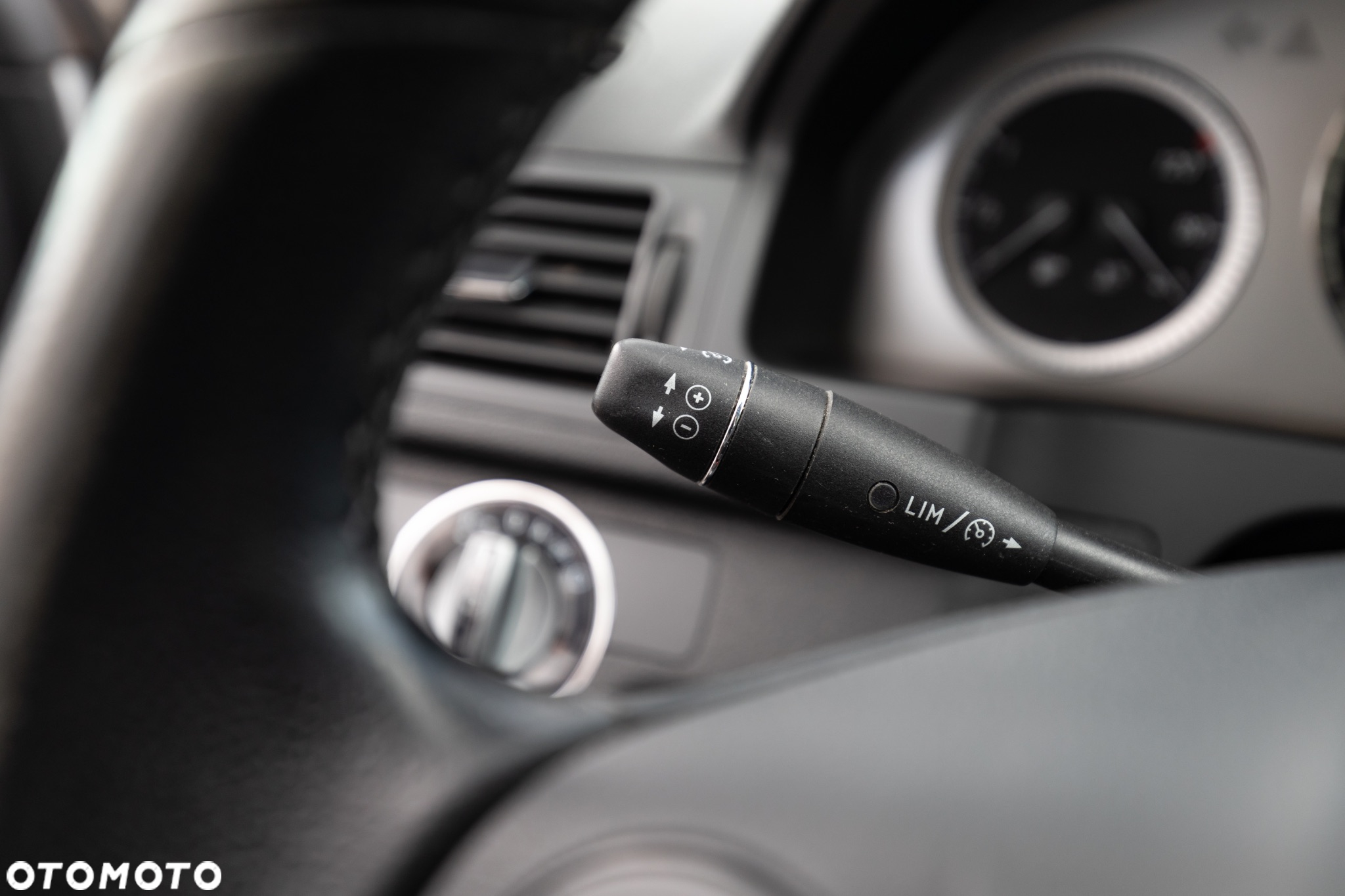 Mercedes-Benz Klasa C 220 T CDI DPF Automatik Avantgarde - 24