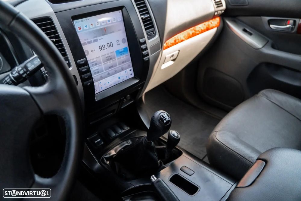 Toyota Land Cruiser Prado - 19