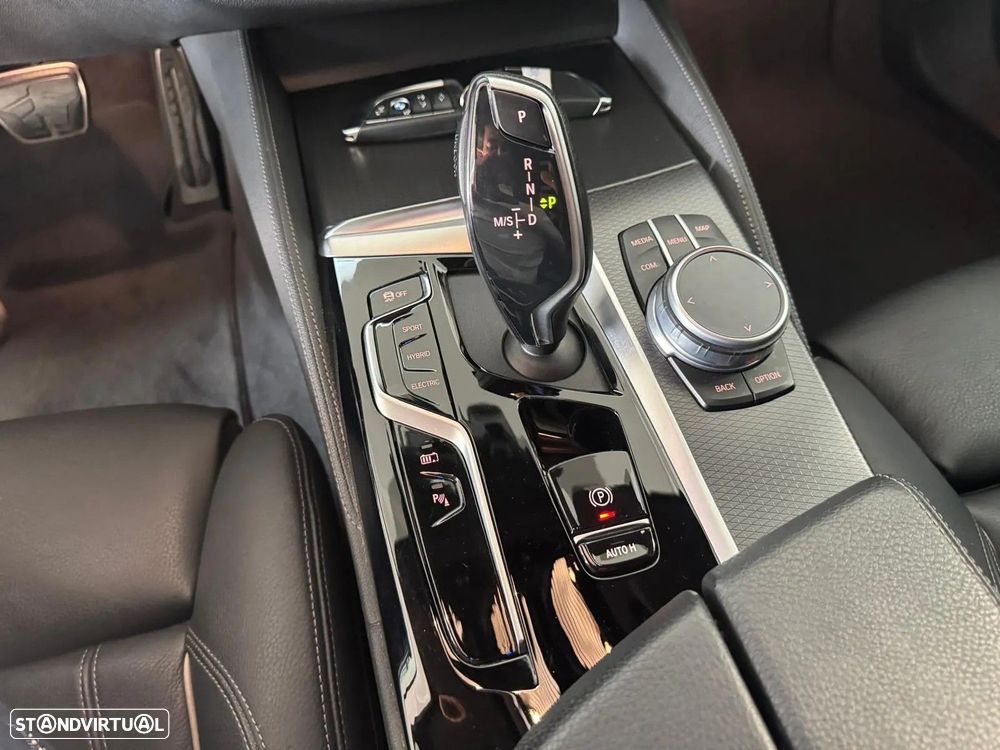 BMW 520 e Pack M - 23