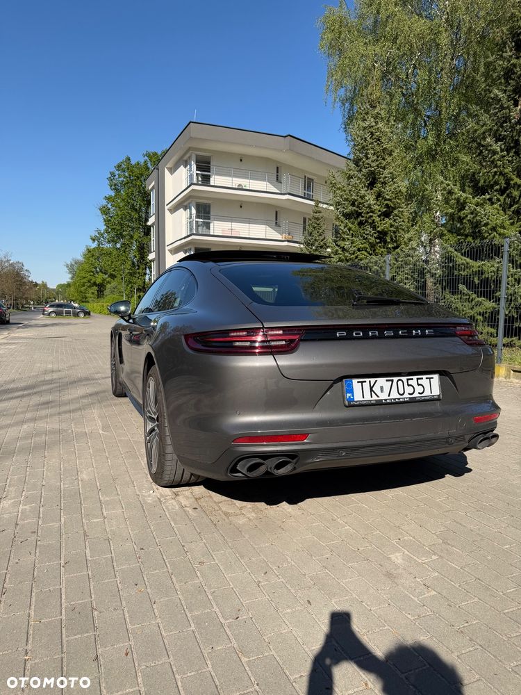 Porsche Panamera 4 - 9
