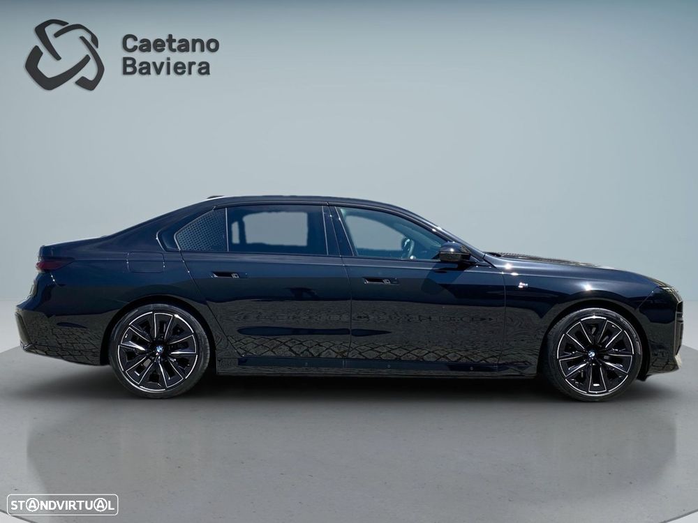 BMW i7 eDrive50 Pack Desportivo M Pro - 31