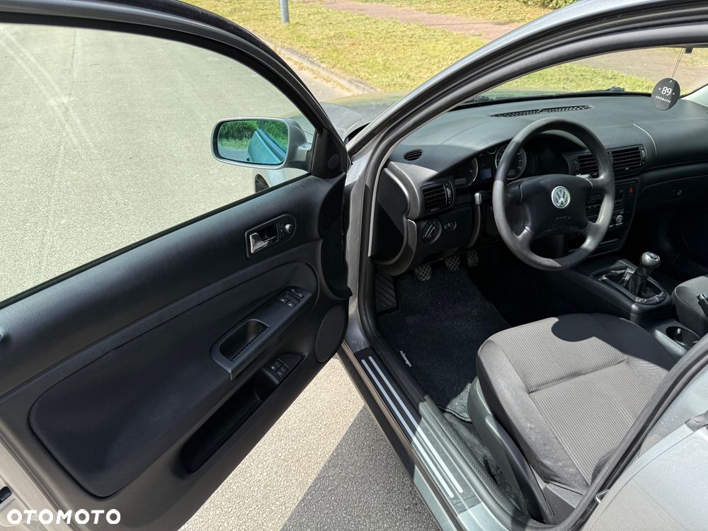Volkswagen Passat 1.9 TDI Basis - 14