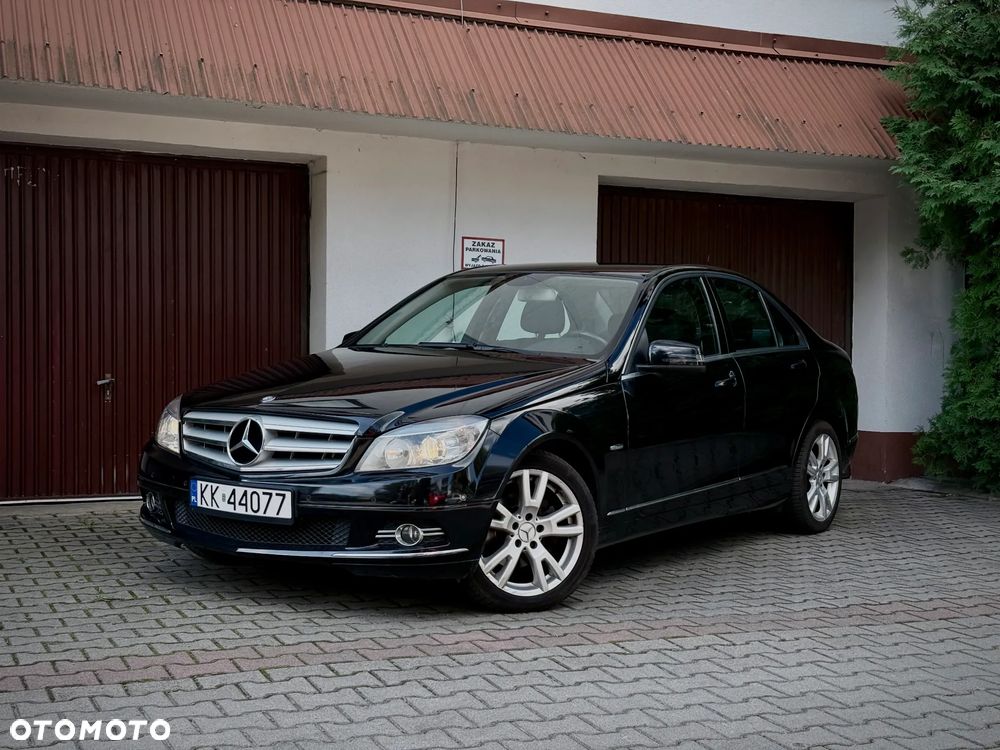 Mercedes-Benz Klasa C 180 CGI Automatik BlueEFFICIENCY Avantgarde - 1