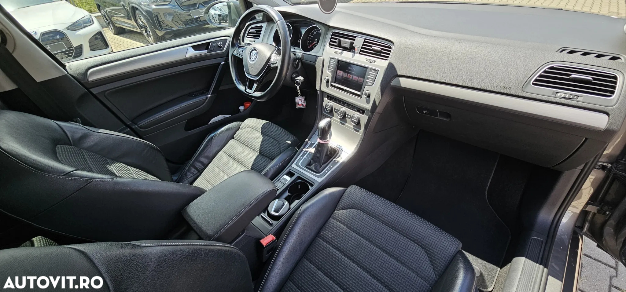 Volkswagen Golf 1.6 TDI BlueMotion Technology DSG Comfortline - 11