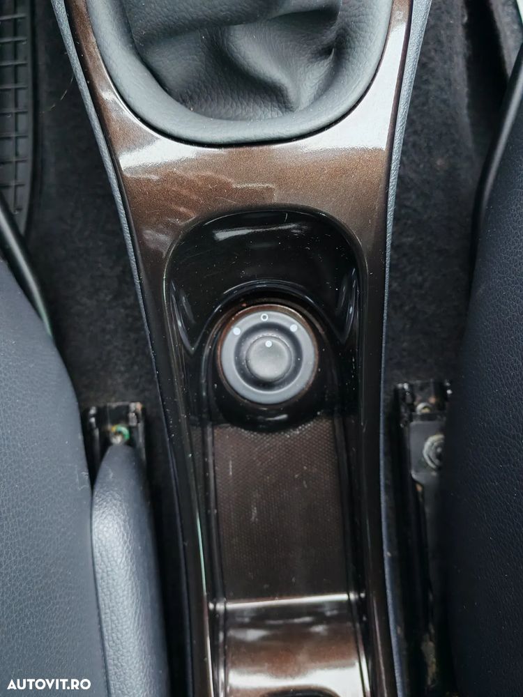 Dacia Duster 1.6 16V 4x2 Prestige - 14