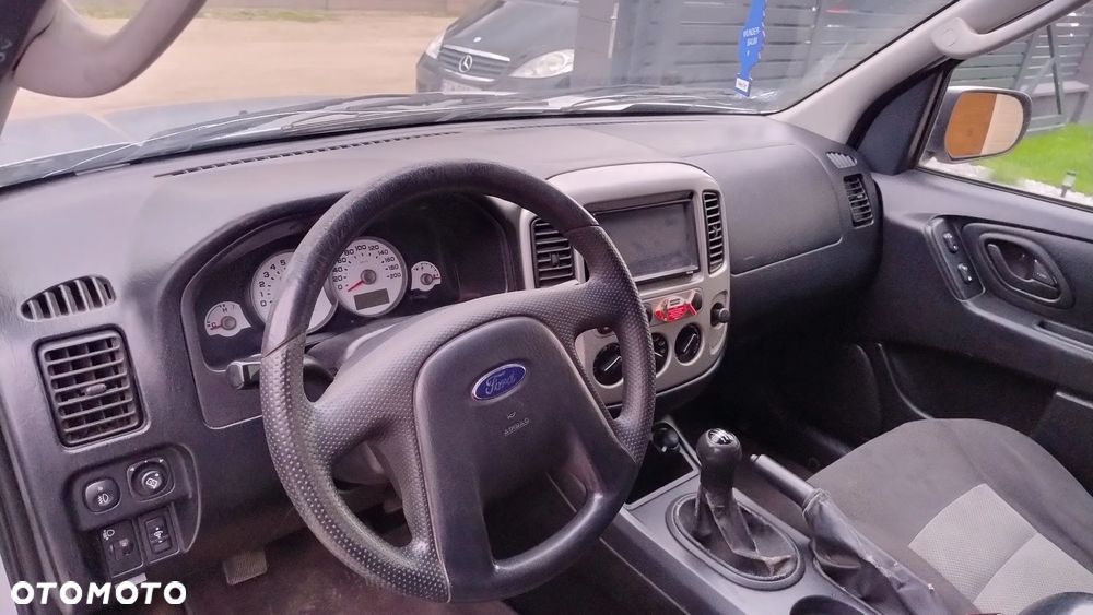 Ford Maverick Highclass - 16