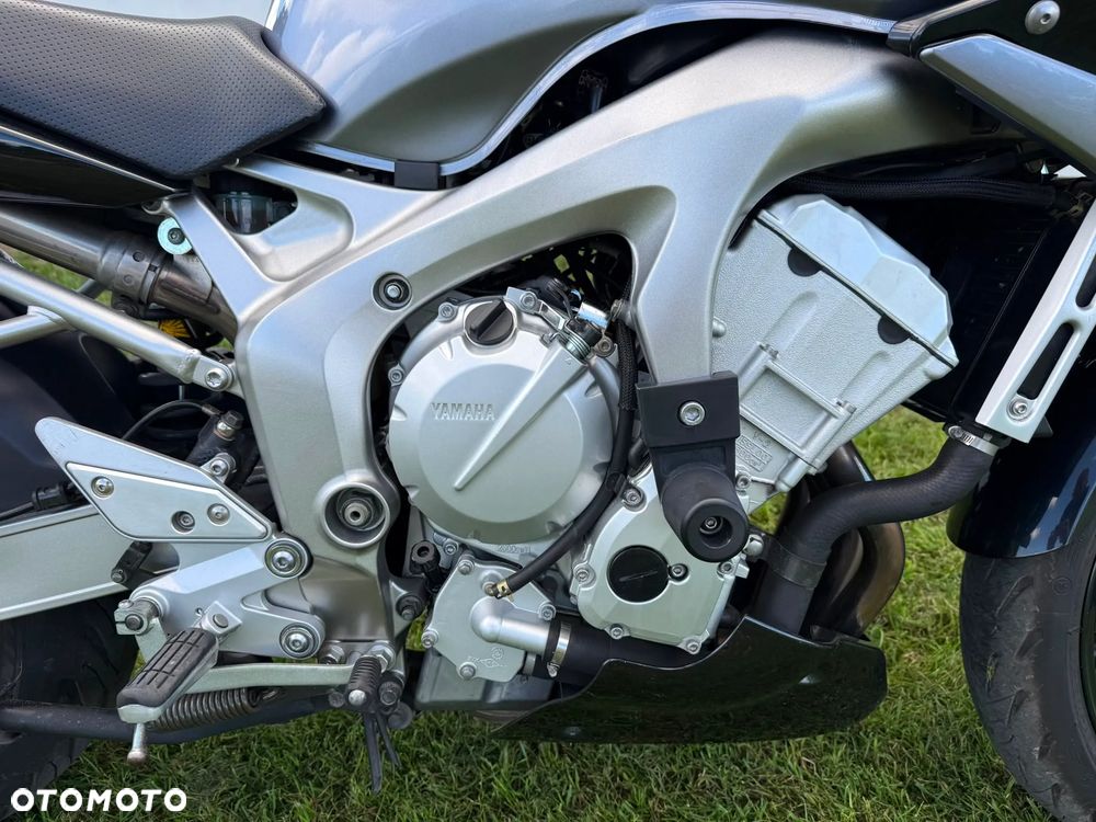 Yamaha FZ6 - 6
