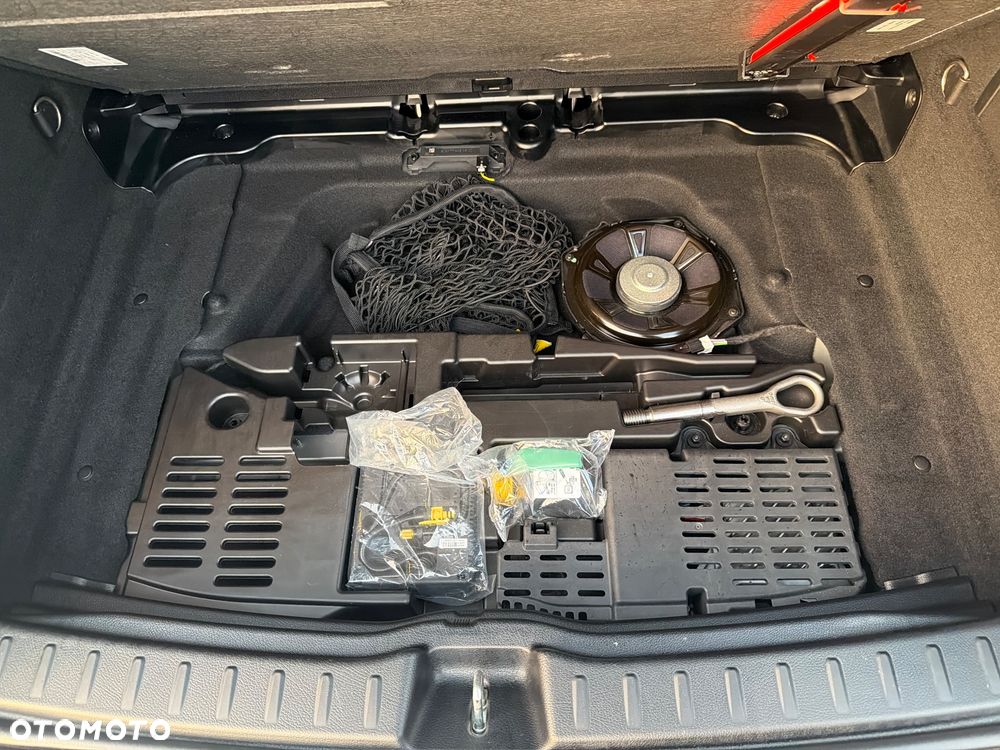 Mercedes-Benz GLA 180 Progressive - 17