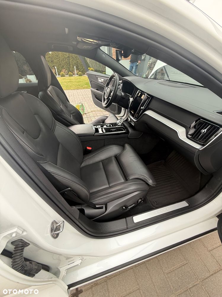 Volvo S60 T8 Recharge AWD Plus Dark - 11