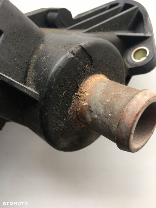 OBUDOWA TERMOSTATU AUDI A3 8P 2.0 FSI 6F121114 - 8