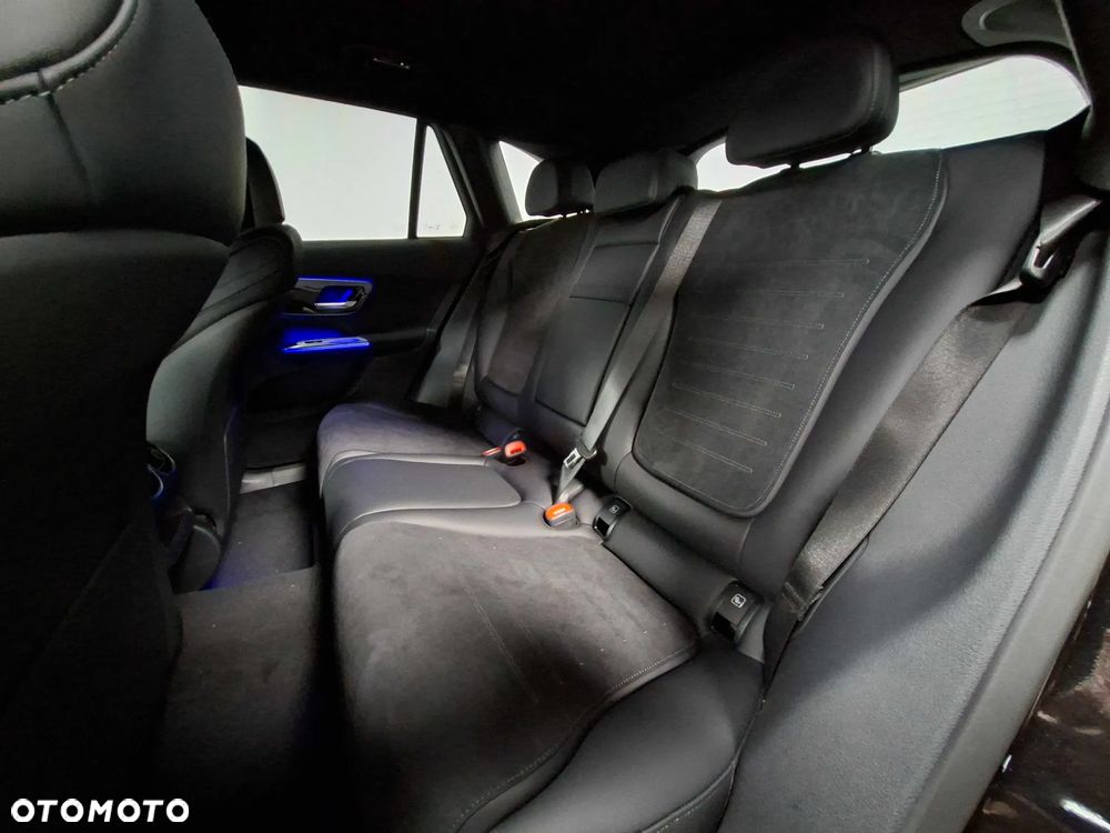 Mercedes-Benz GLC 300 e 4-Matic AMG Line - 10