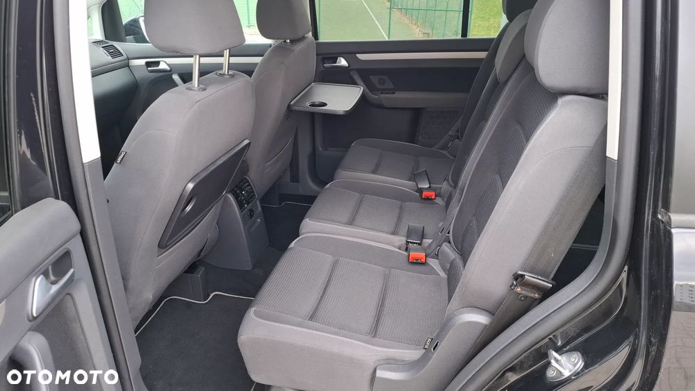 Volkswagen Touran - 15