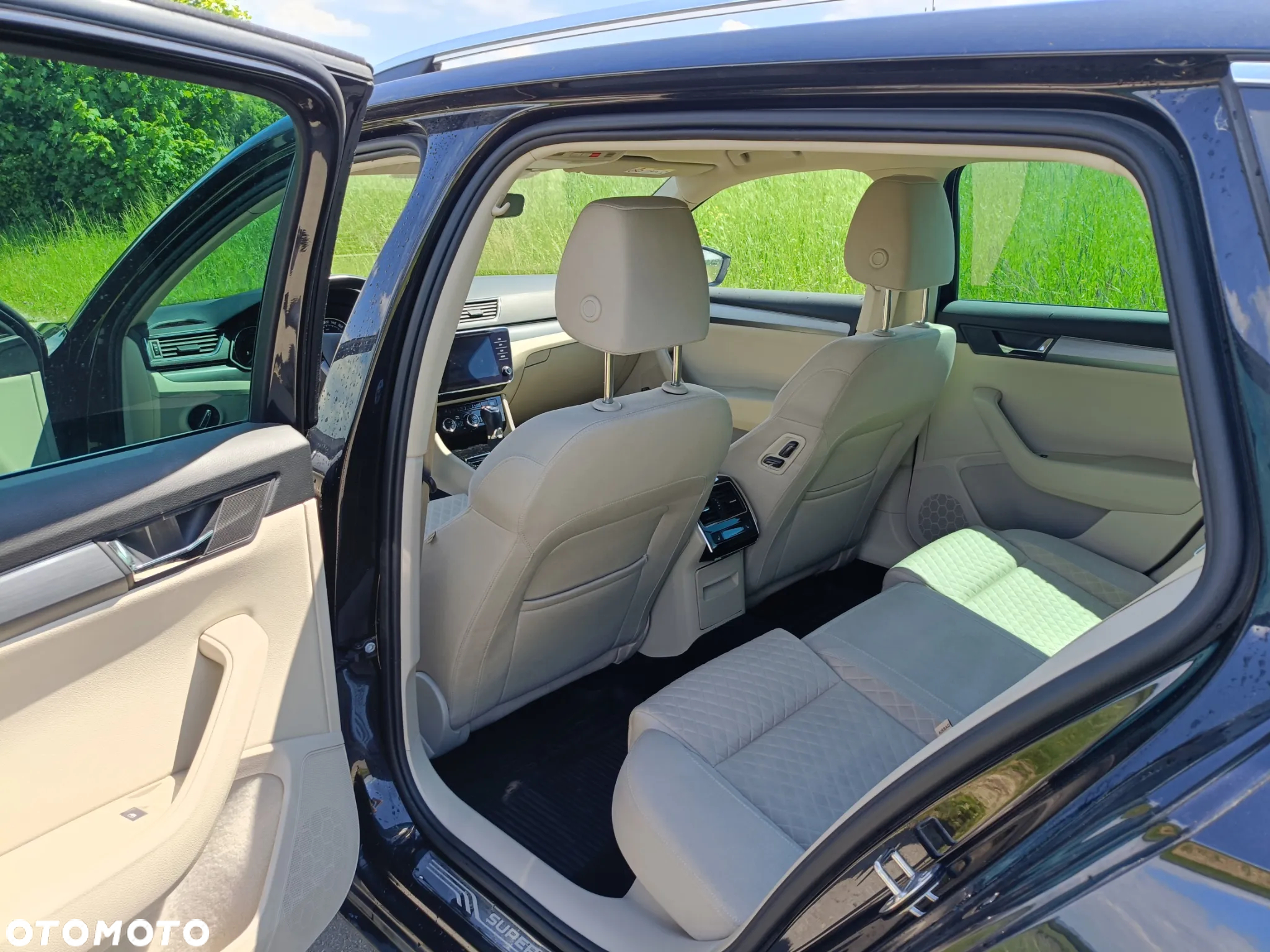 Skoda Superb 2.0 TDI 4x4 Style DSG - 9