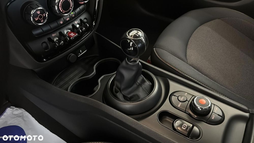 MINI Clubman One - 16