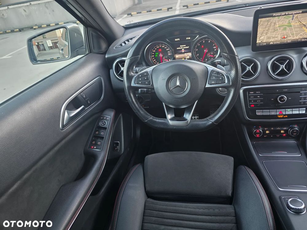 Mercedes-Benz GLA 200 7G-DCT AMG Line - 24