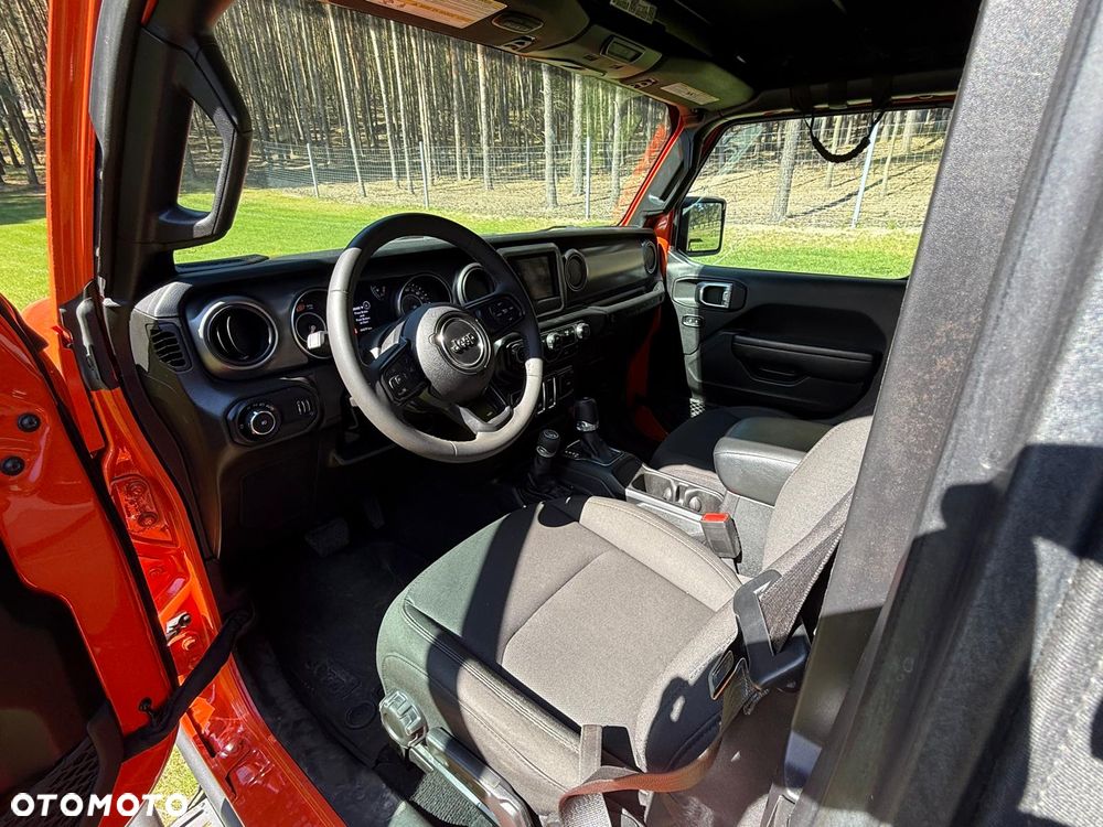 Jeep Wrangler - 6