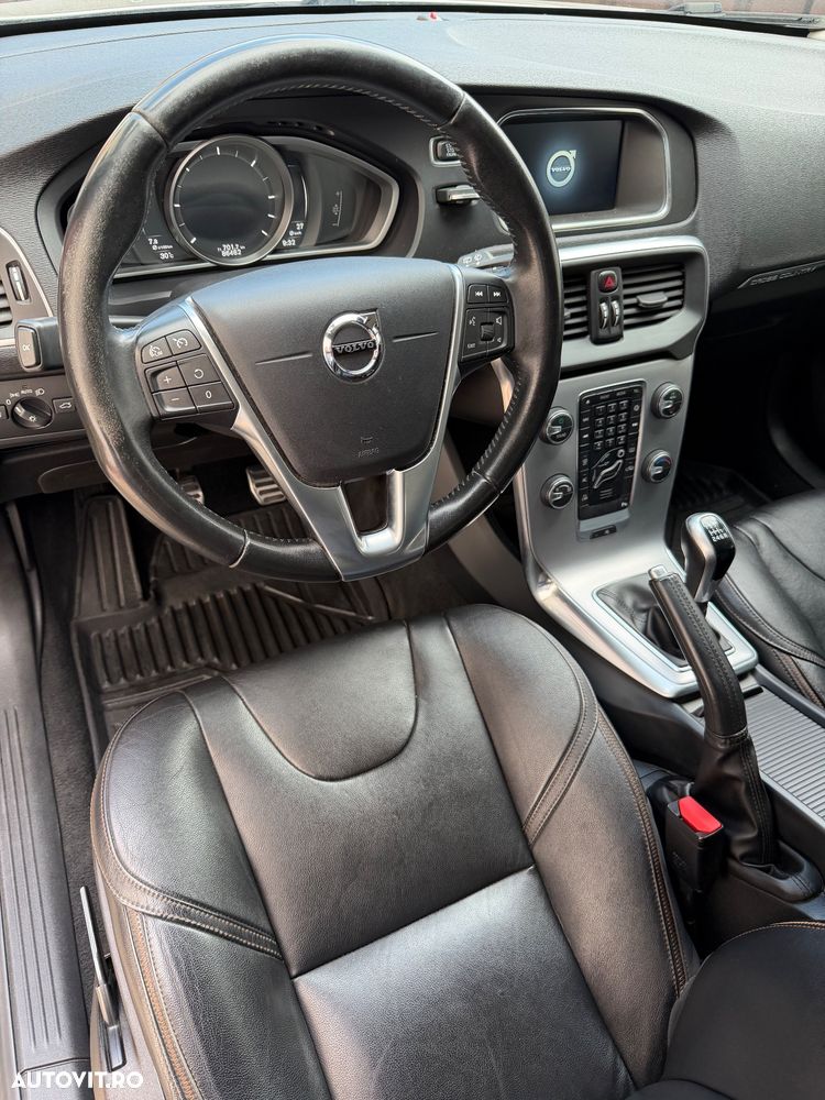 Volvo V40 D3 Summum - 9