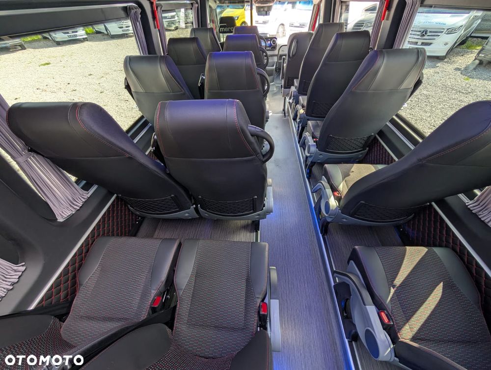 Mercedes-Benz Sprinter 517 - 22