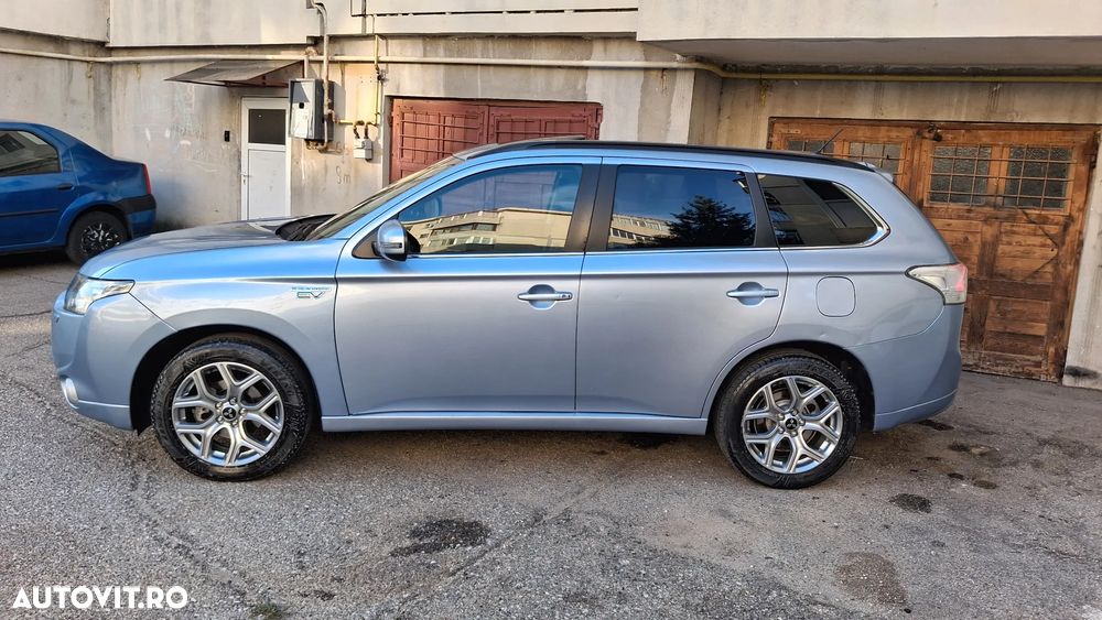 Mitsubishi Outlander 2.0 Litre DOHC MIVEC 4WD Instyle Navi - 1
