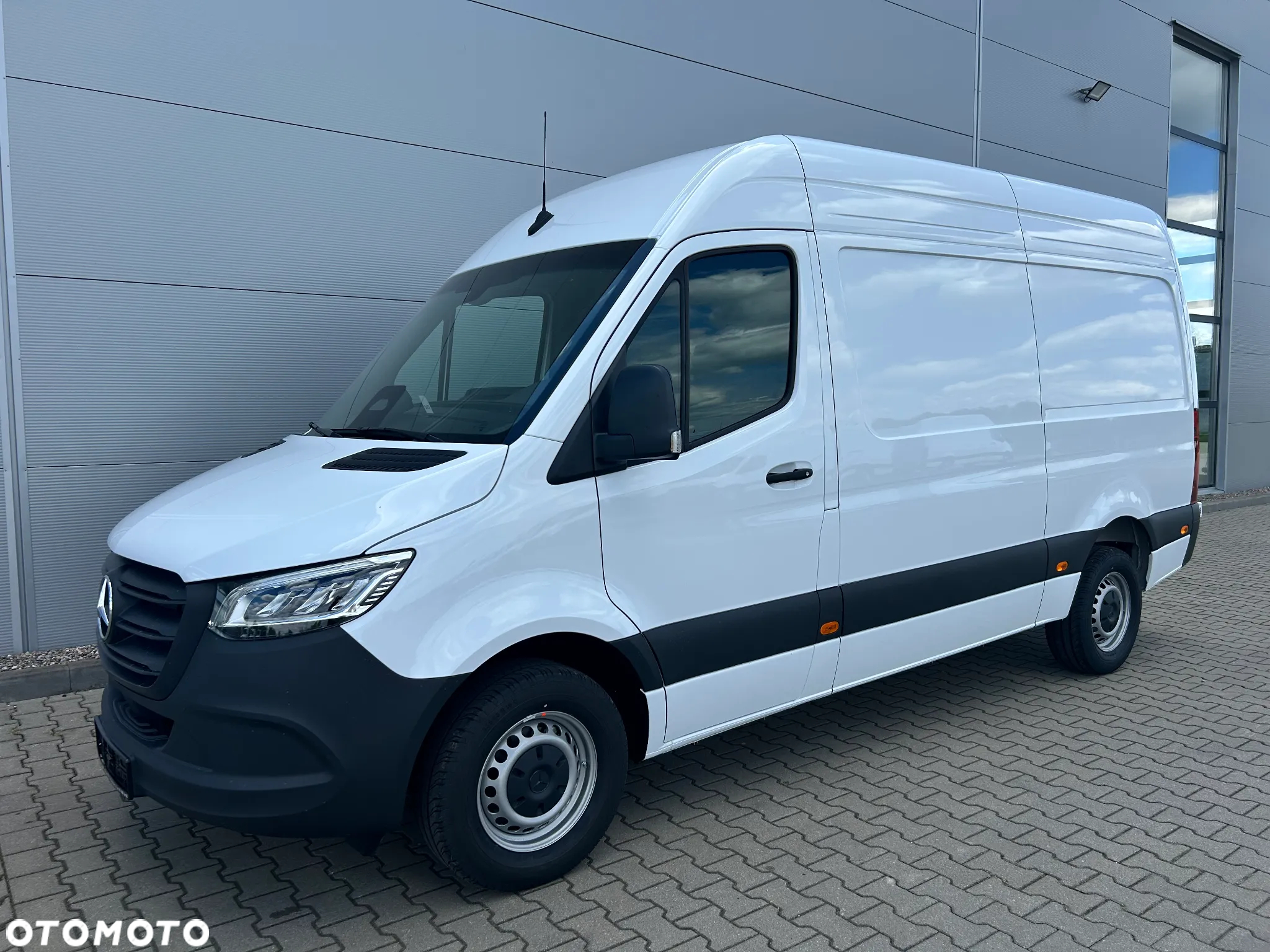 Mercedes-Benz SPRINTER 317 CDI FURGON STANDARD - 2