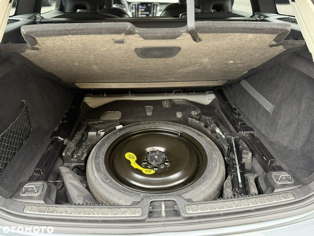 Volvo V60 D4 AWD Geartronic Momentum Pro - 37