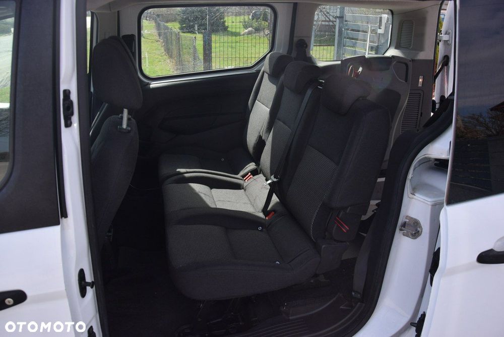 Ford Tourneo Connect Grand - 29