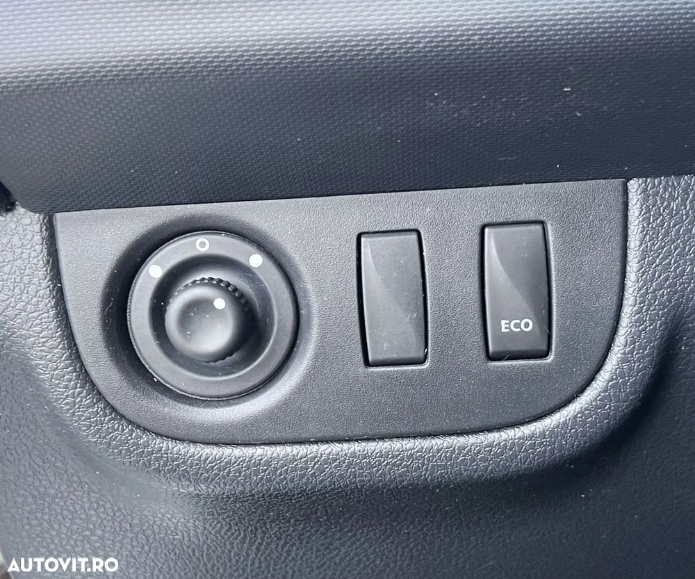 Dacia Sandero TCe 90 Celebration - 13