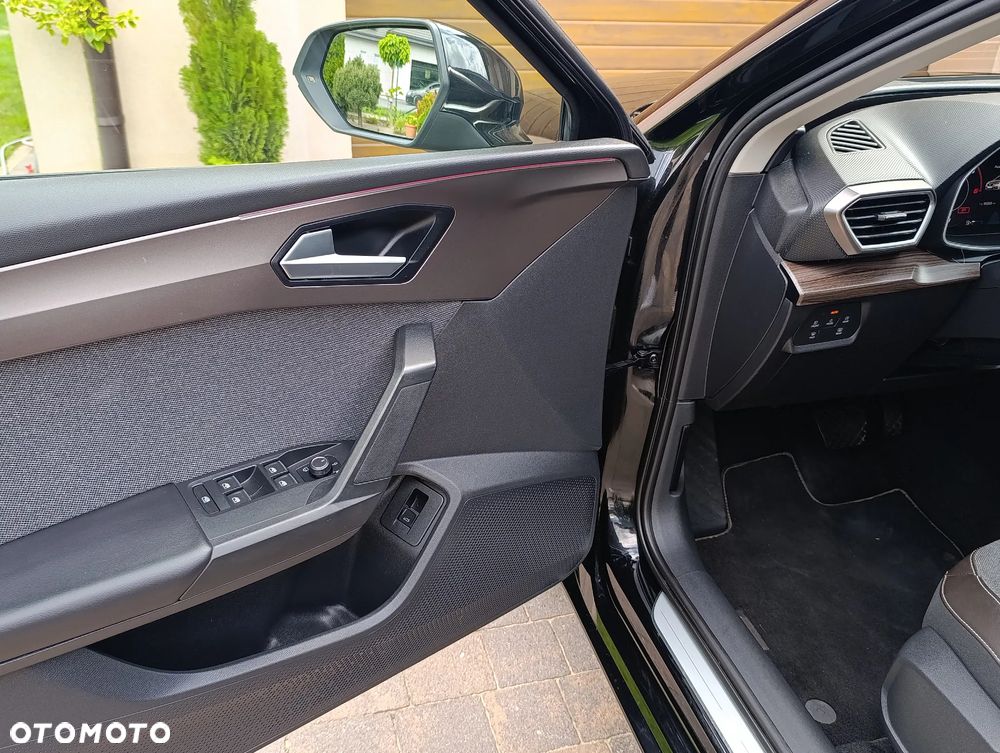 Seat Leon Sportstourer 2.0 TDI Xcellence S&S DSG - 23